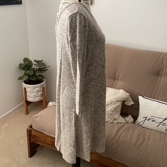 Soft cream dress - Picture 3 of 7